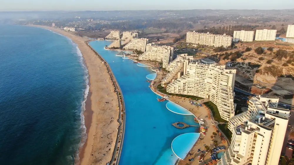 San Alfonso del Mar užpildytas 250 milijonų litrų (66 milijonai JAV galonų)