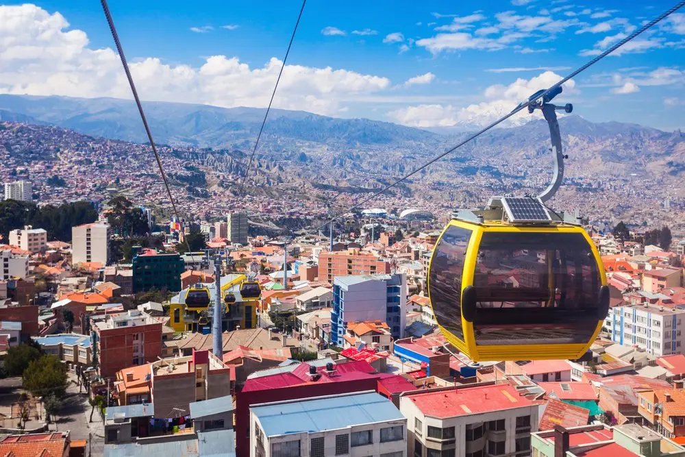 Bolivijos La Pasas yra 3650 m (beveik 12 000 pėdų) aukštyje.