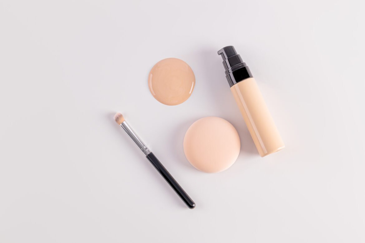 Kaip teisingai tepti maskuoklį – 9 paprasti žingsniai maskuokliui užtepti